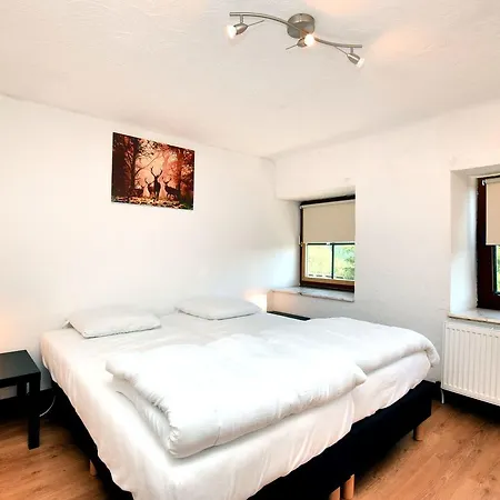 בית נופש Luxurious Holiday In Saint Vith With Terrace *