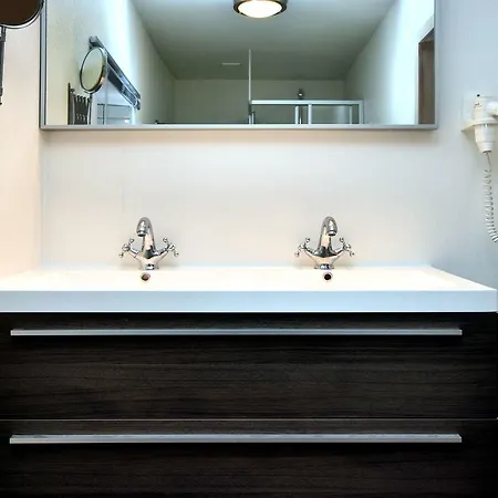 בית נופש Luxurious Holiday In Saint Vith With Terrace